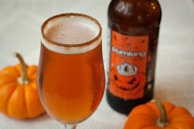 pumpkin-beer-with-pumpkin-spice-rim