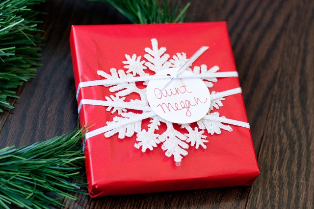 snowflake-ornament-wrap